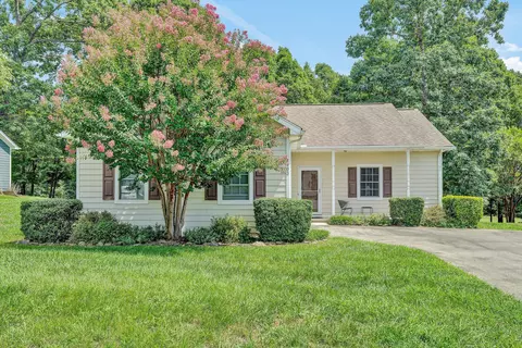 1103 Joffrey Dr, Huddleston, VA 24104