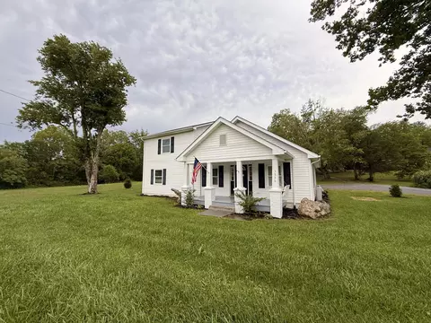 3536 Bradshaw Rd, Salem, VA 24153