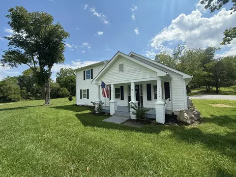3536 Bradshaw Rd, Salem, VA 24153