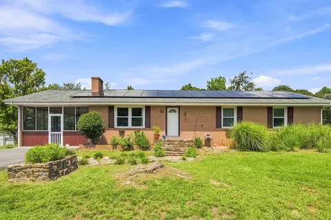 6219 Joyce Ln, Salem, VA 24153