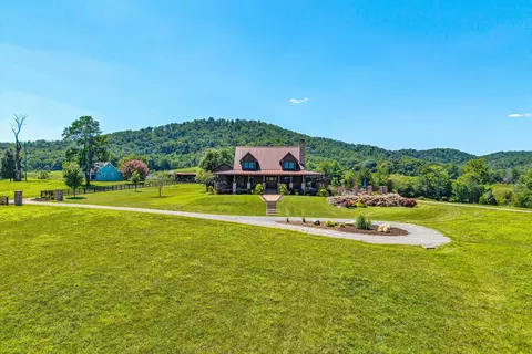 Exterior - 1237 Cochese Dr, Moneta, VA 24121 photo 2 of 39