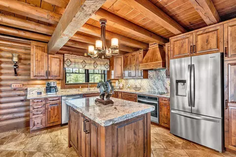 Kitchen - 1237 Cochese Dr, Moneta, VA 24121 photo 2 of 5