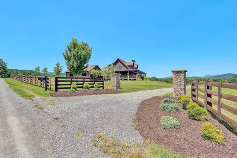 Exterior - 1237 Cochese Dr, Moneta, VA 24121 photo 24 of 39