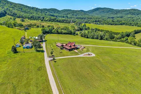 View/Area - 1237 Cochese Dr, Moneta, VA 24121 photo 5 of 15