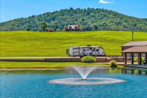 View/Area - 1237 Cochese Dr, Moneta, VA 24121 photo 4 of 15