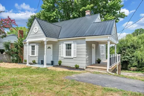 207 Greyson St, Martinsville, VA 24112