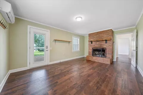 Living - 235 Arthur Cir, Ferrum, VA 24088 photo 6 of 6