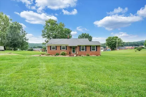 235 Arthur Cir, Ferrum, VA 24088