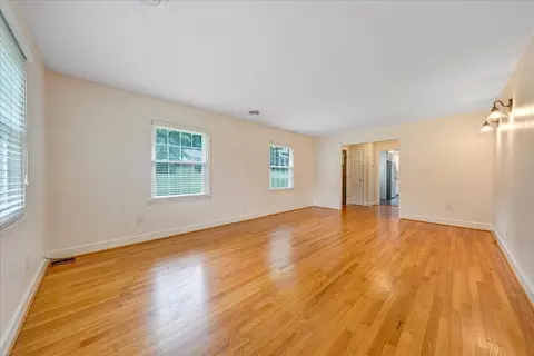 Living - 235 Arthur Cir, Ferrum, VA 24088 photo 3 of 6