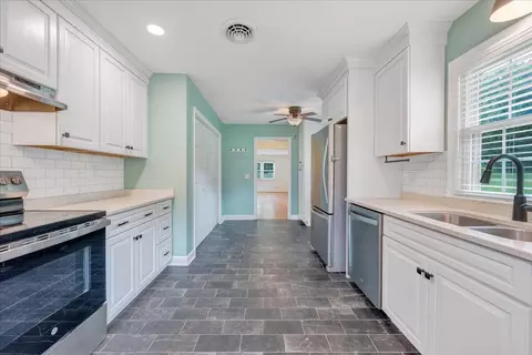 Entry Way - 235 Arthur Cir, Ferrum, VA 24088 photo 5 of 7