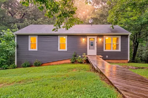 864 Harmony Rd, Boones Mill, VA 24065