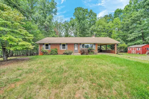 1617 Lonely Hollow Rd, Huddleston, VA 24104