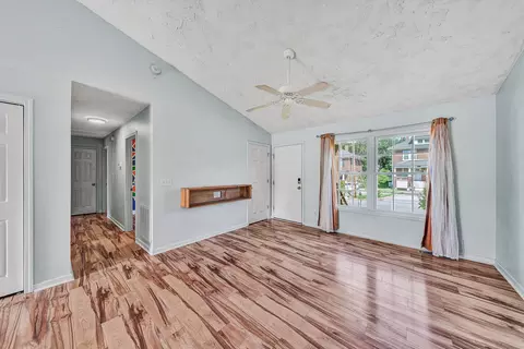 Living - 1007 Murray Ave SE, Roanoke, VA 24013 photo 3 of 3