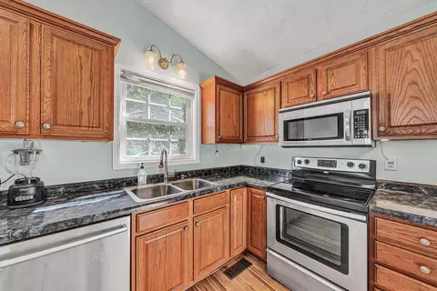 Kitchen - 1007 Murray Ave SE, Roanoke, VA 24013 photo 2 of 3