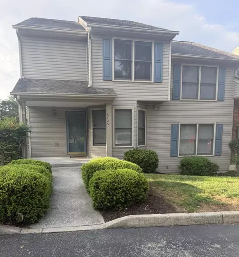 4725 Oakcliff Dr, Roanoke, VA 24018