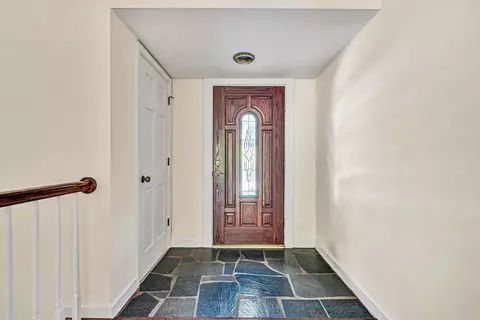 Entry Way - 5524 Highfields Rd, Roanoke, VA 24018 photo 1 of 1