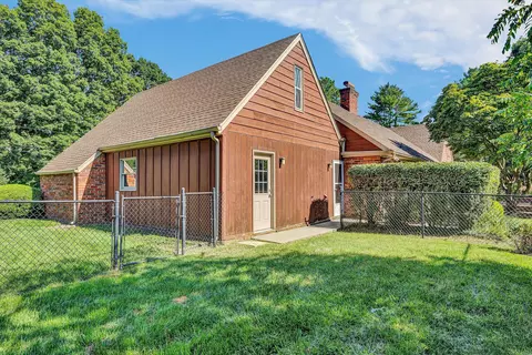 Exterior - 5524 Highfields Rd, Roanoke, VA 24018 photo 13 of 14