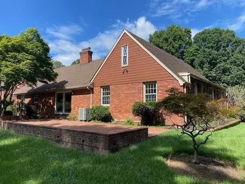 5524 Highfields Rd, Roanoke, VA 24018
