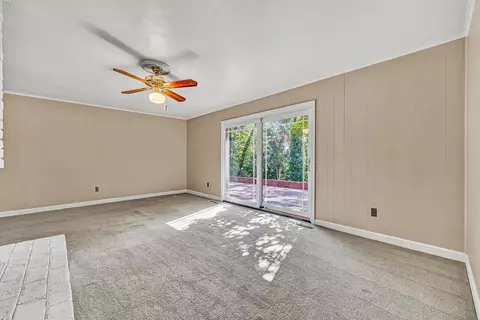 Living - 5524 Highfields Rd, Roanoke, VA 24018 photo 4 of 5