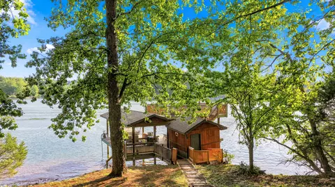 125 Briarcliff Dr, Moneta, VA 24121