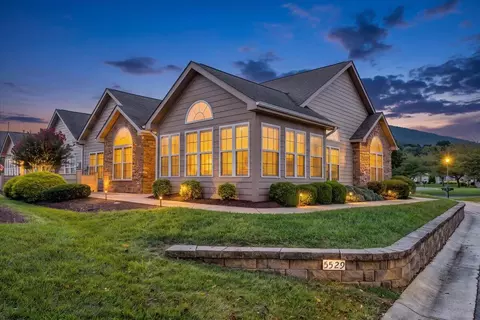 5529 Orchard Villas Cir, Roanoke, VA 24019