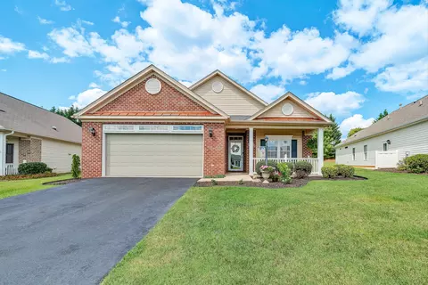 5444 Stayman Dr, Roanoke, VA 24012