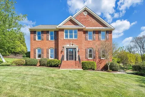 7706 Hollins Court Cir, Roanoke, VA 24019