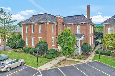 125 Academy St, Salem, VA 24153