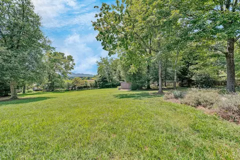 Exterior - 3545 Wright Rd SW, Roanoke, VA 24015 photo 8 of 10