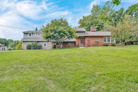 Exterior - 3545 Wright Rd SW, Roanoke, VA 24015 photo 2 of 10