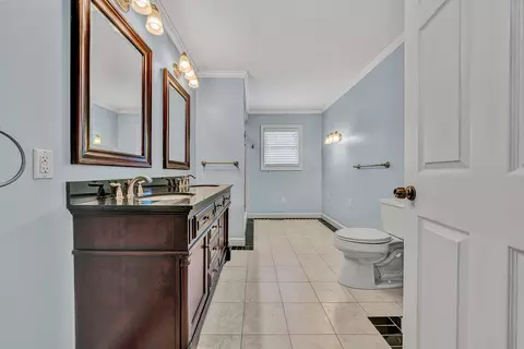 Bath - 3545 Wright Rd SW, Roanoke, VA 24015 photo 2 of 3