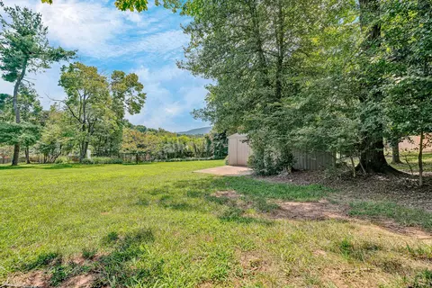 Exterior - 3545 Wright Rd SW, Roanoke, VA 24015 photo 9 of 10