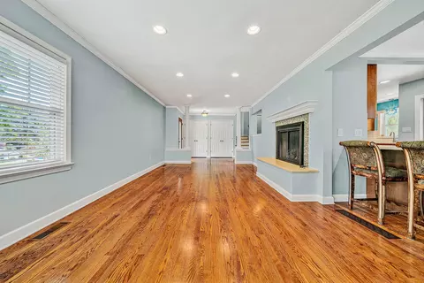 Living - 3545 Wright Rd SW, Roanoke, VA 24015 photo 3 of 3