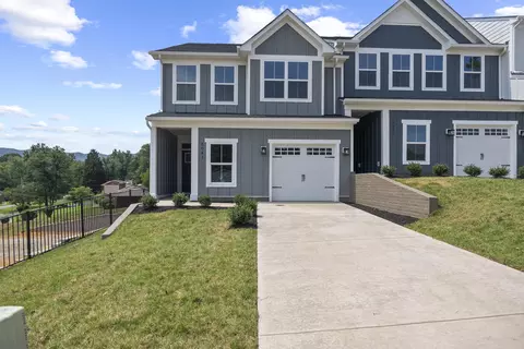 5045 Medmont Cir SW, Roanoke, VA 24018