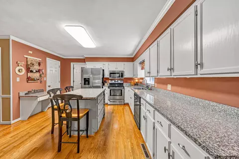 Kitchen - 5448 Highfields Rd, Roanoke, VA 24018 photo 3 of 3