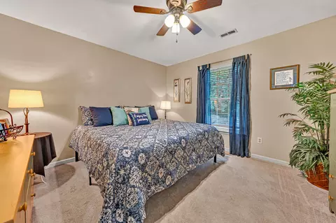Bedroom - 5448 Highfields Rd, Roanoke, VA 24018 photo 3 of 5