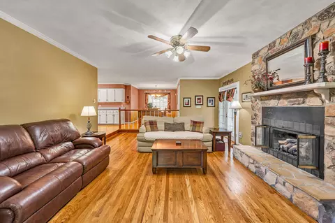 Living - 5448 Highfields Rd, Roanoke, VA 24018 photo 1 of 2