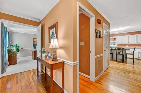 Entry Way - 5448 Highfields Rd, Roanoke, VA 24018 photo 2 of 5