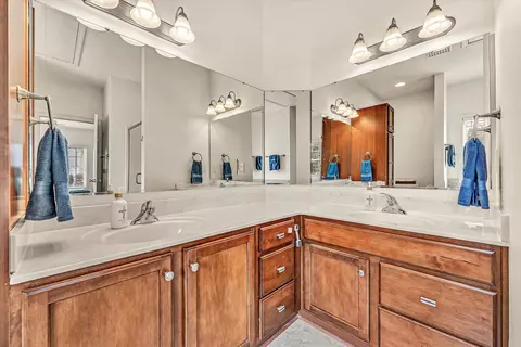 Bath - 92 Maple St, Salem, VA 24153 photo 2 of 2
