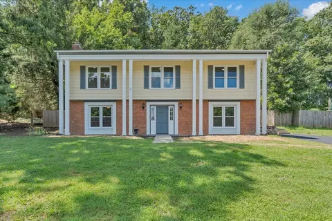 4005 Chaparral Dr, Roanoke, VA 24018