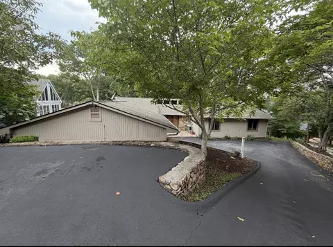 118 Starboard Ln, Moneta, VA 24121