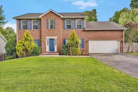 6088 Roselawn Rd, Roanoke, VA 24018