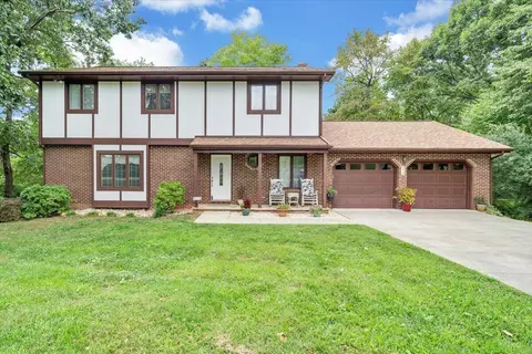 313 Carriage Ln, Troutville, VA 24175