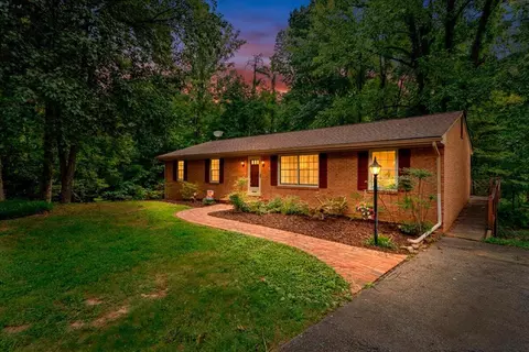 36 Cedarbrook Ln, Blue Ridge, VA 24064