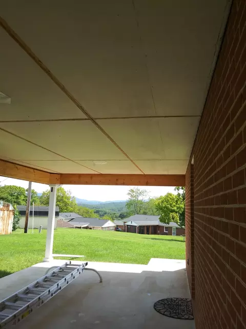 Exterior - 504 Bryan Dr, Vinton, VA 24179 photo 9 of 11