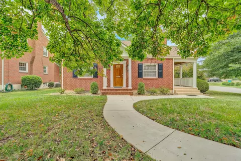 2420 Fairway Dr SW, Roanoke, VA 24015
