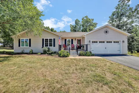1089 Marie Dr, Huddleston, VA 24104