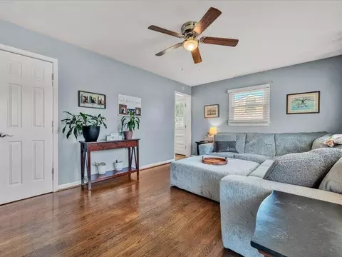 Living - 611 E Augusta Ave, Vinton, VA 24179 photo 3 of 5