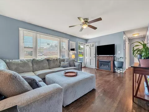Living - 611 E Augusta Ave, Vinton, VA 24179 photo 1 of 5