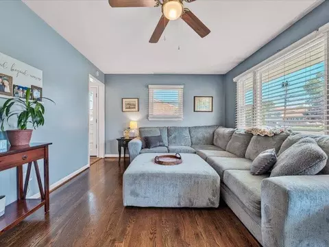 Living - 611 E Augusta Ave, Vinton, VA 24179 photo 2 of 5